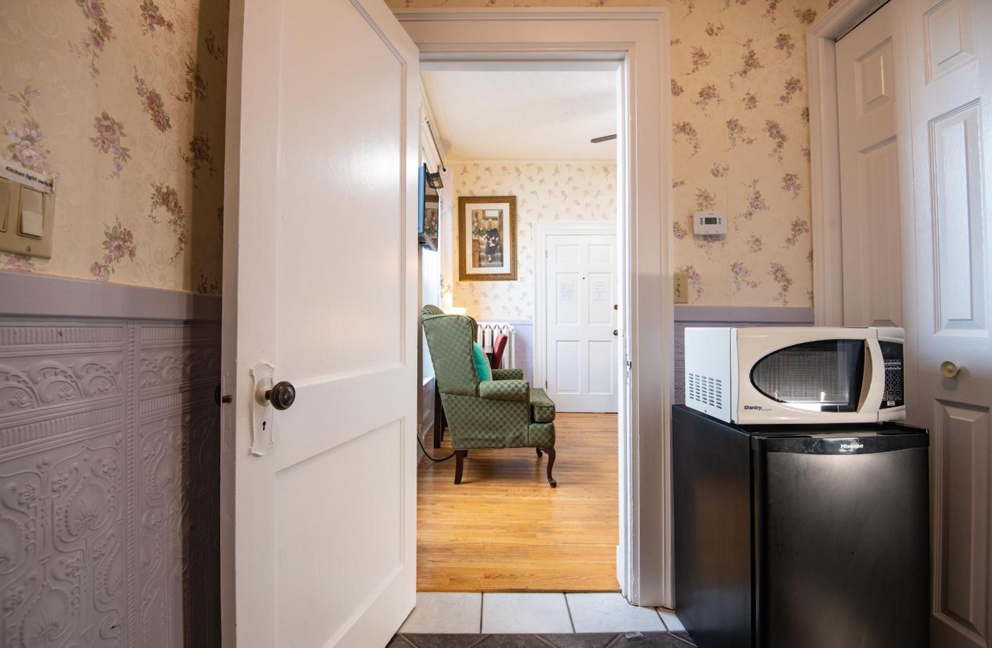 Prince Street Suites تشارلوت تاون الغرفة الصورة